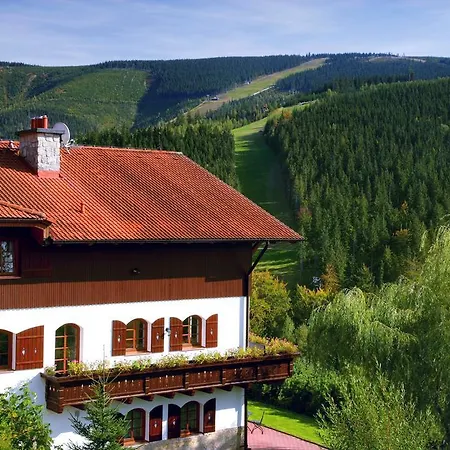 Casa de hóspedes Monte Rosa 3*